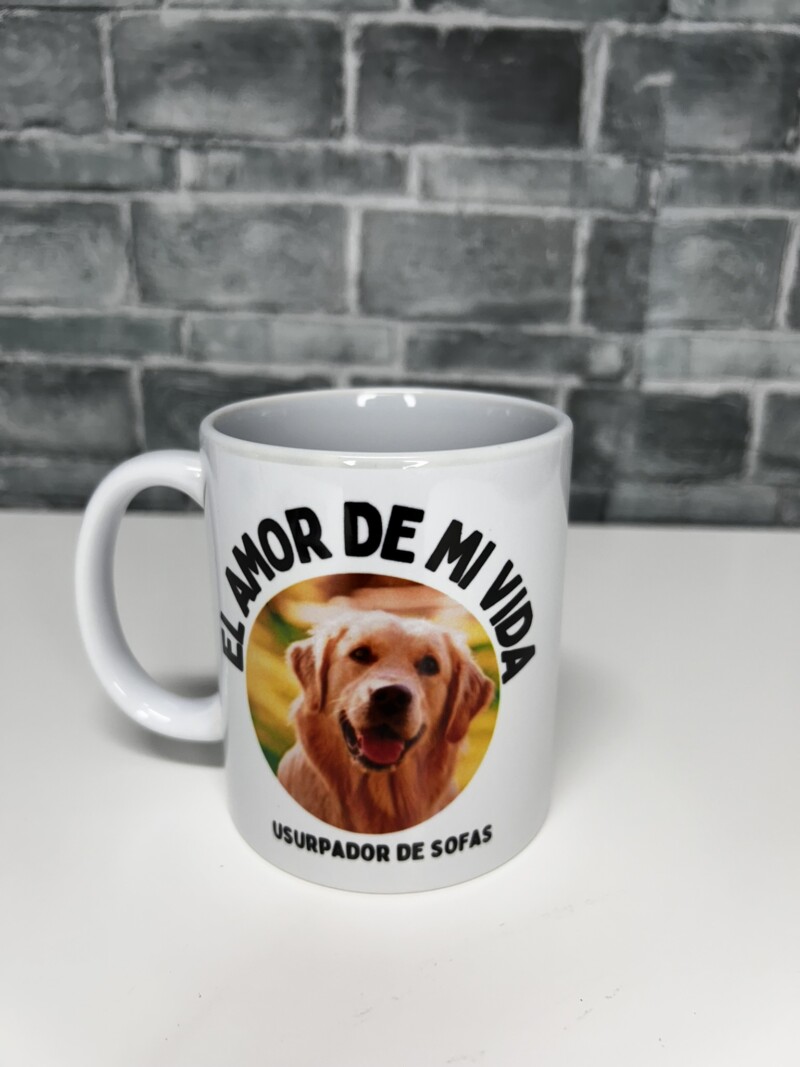 taza personalizada golden retriever con frase "el amor de mi vida"