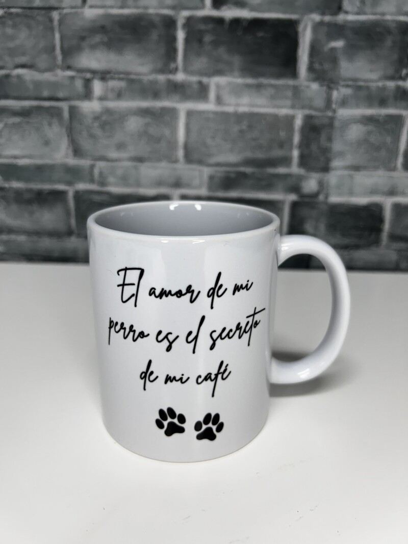 taza personalizada con mensaje relacionado con perros