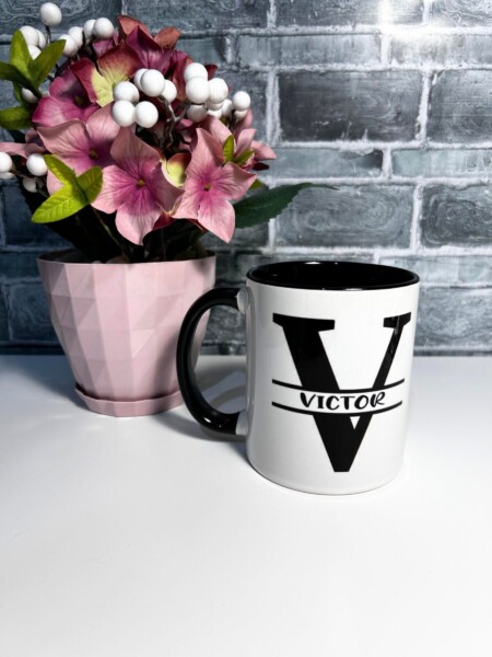 Taza personalizable interior y asa negra